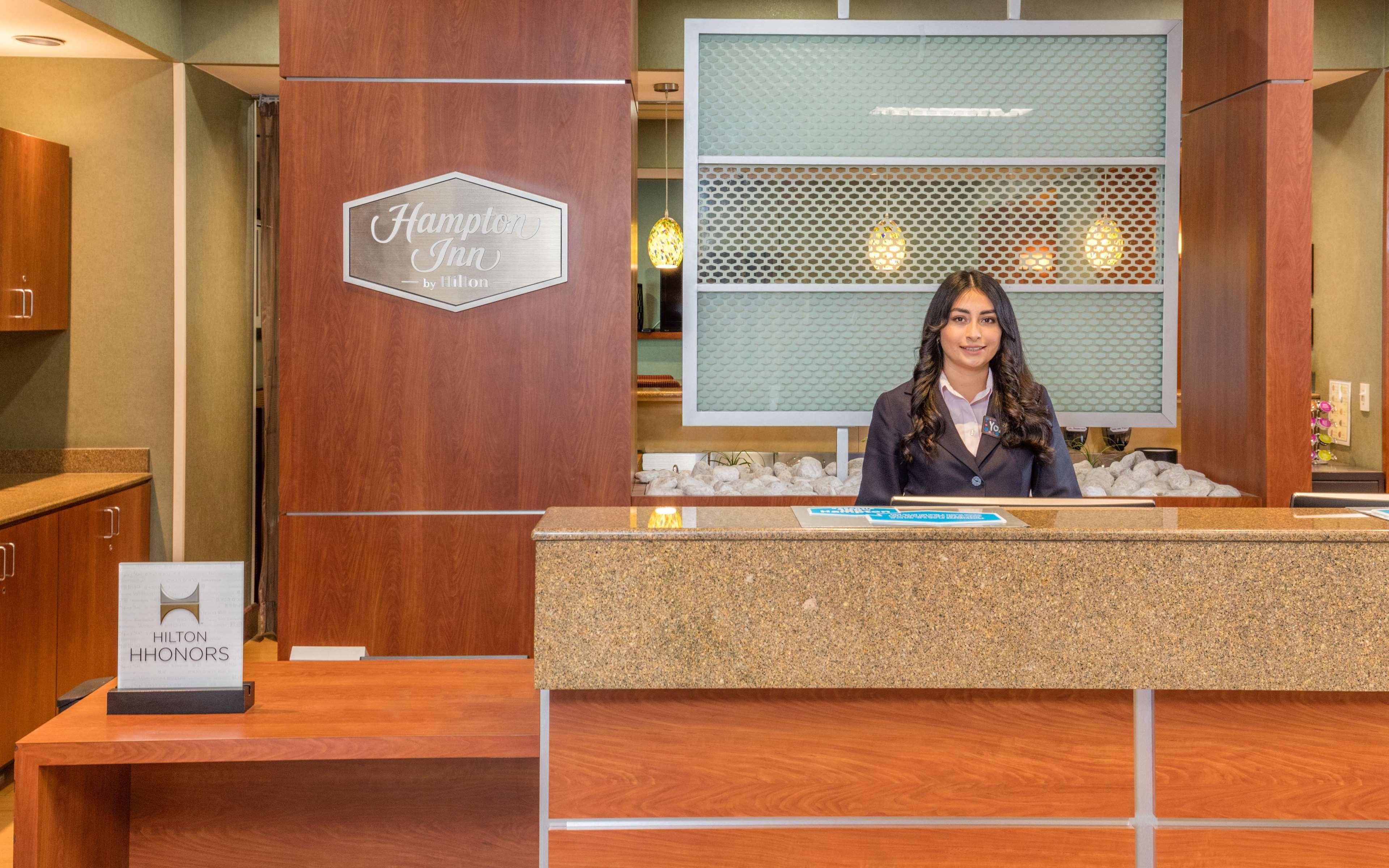 Hampton By Hilton Queretaro Tecnologico Hotell Exteriör bild