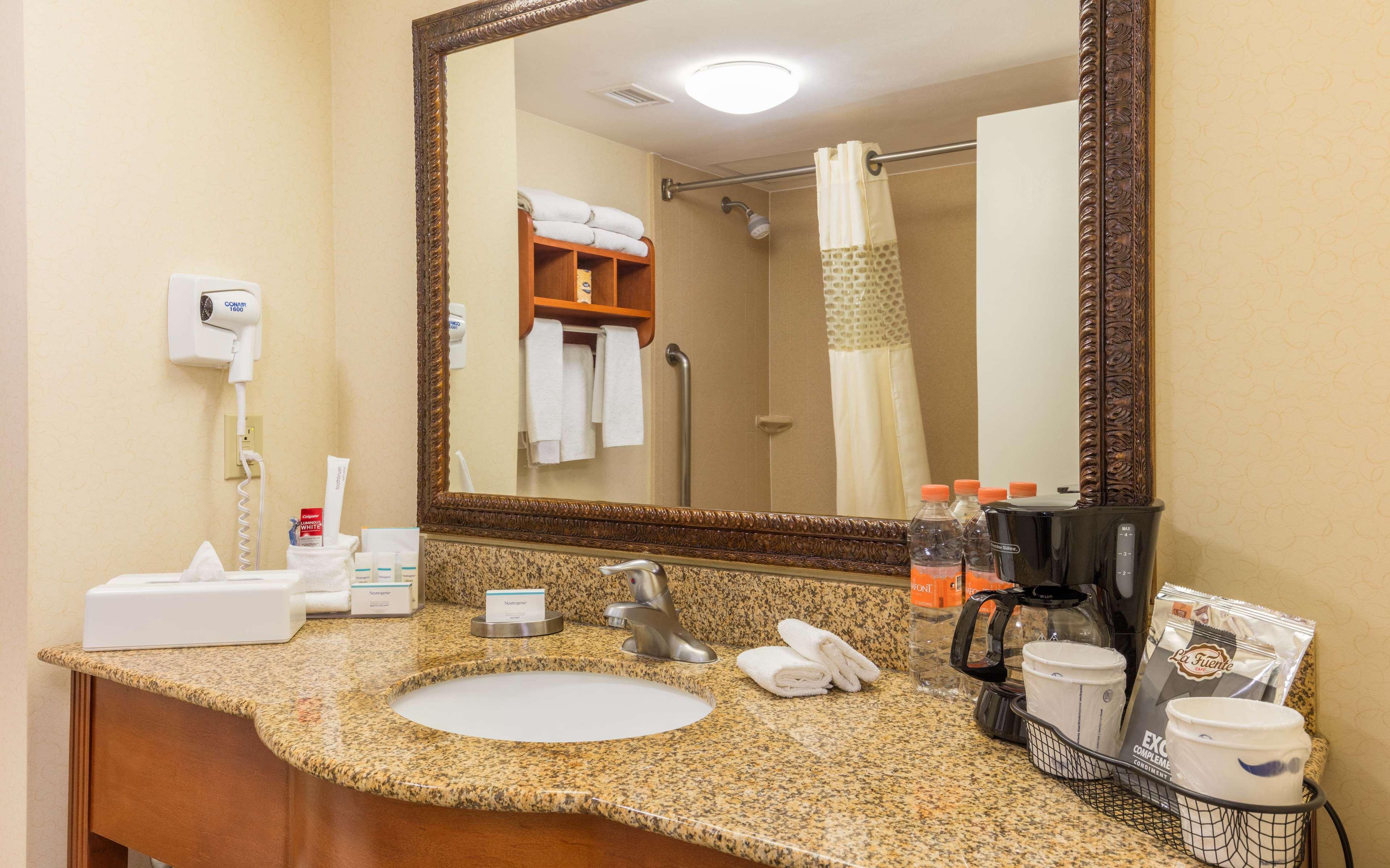 Hampton By Hilton Queretaro Tecnologico Hotell Exteriör bild