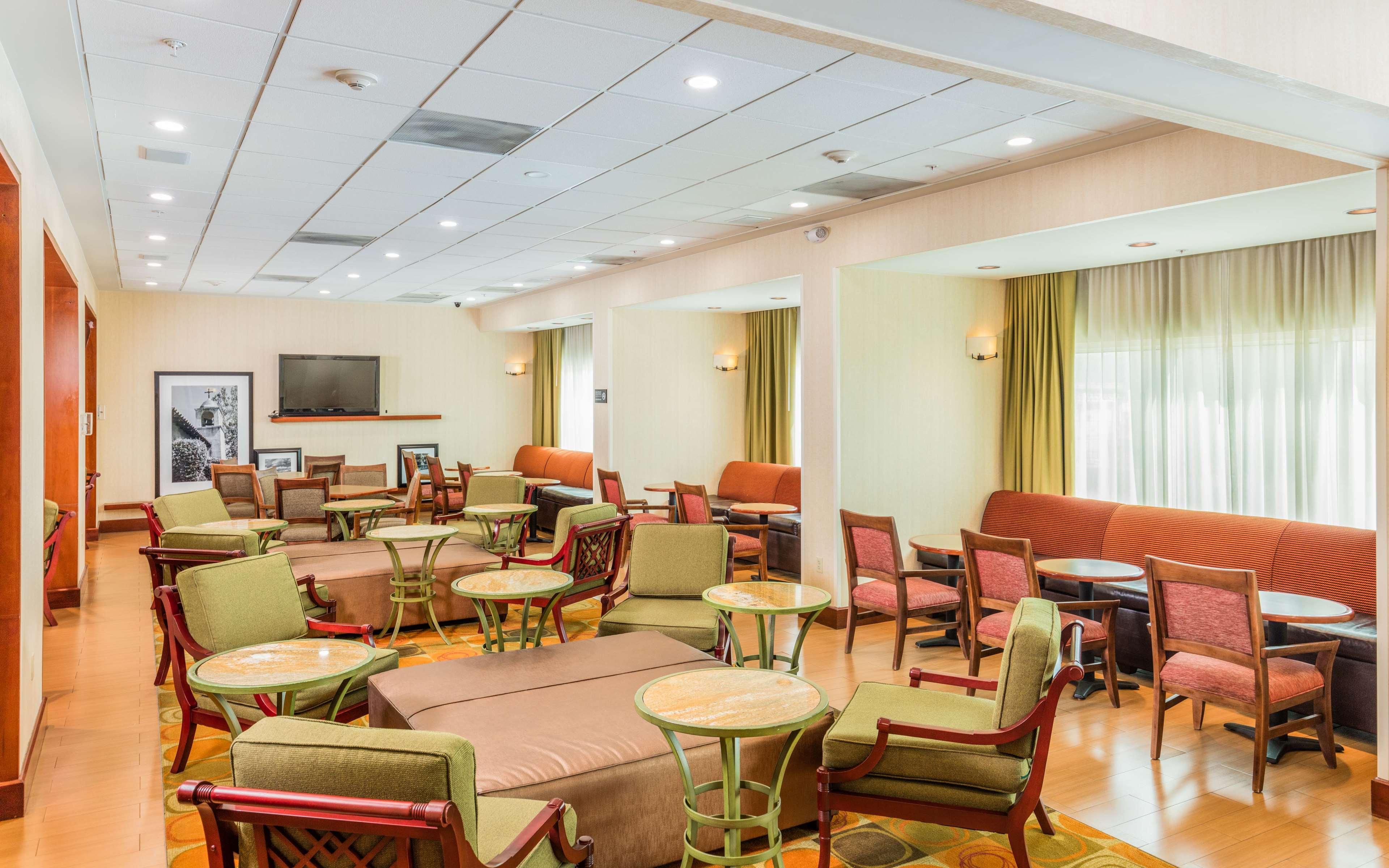 Hampton By Hilton Queretaro Tecnologico Hotell Exteriör bild