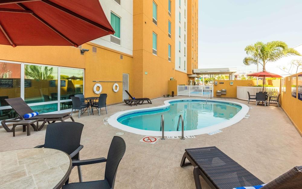 Hampton By Hilton Queretaro Tecnologico Hotell Exteriör bild