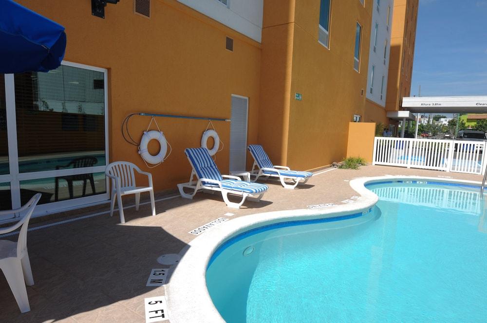 Hampton By Hilton Queretaro Tecnologico Hotell Exteriör bild