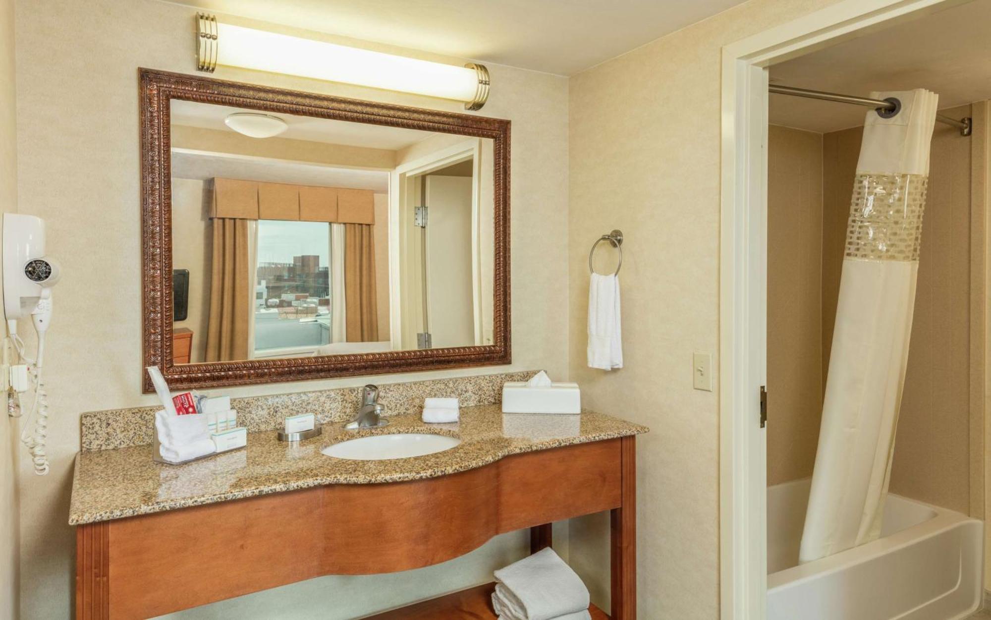 Hampton By Hilton Queretaro Tecnologico Hotell Exteriör bild