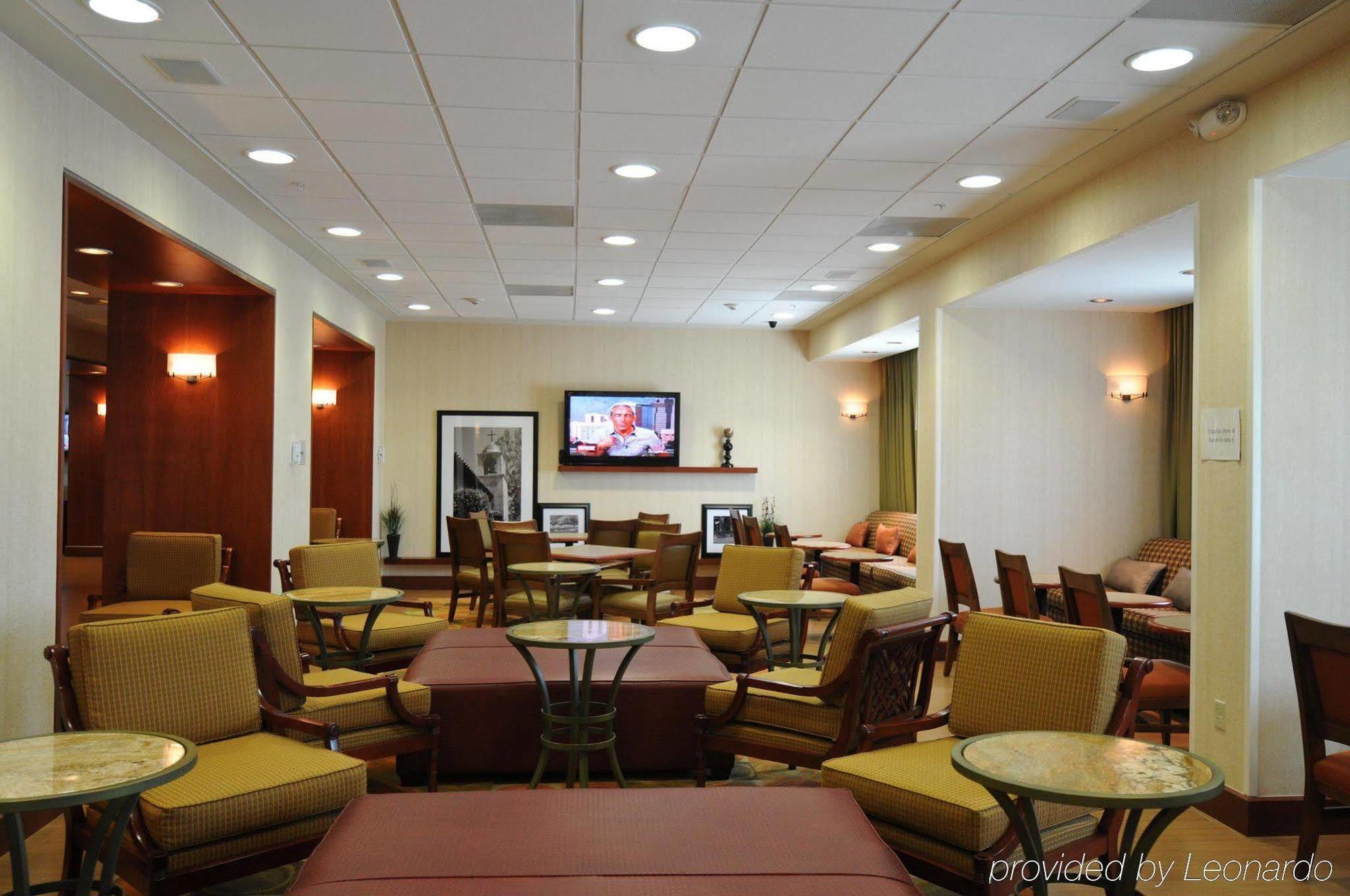 Hampton By Hilton Queretaro Tecnologico Hotell Exteriör bild