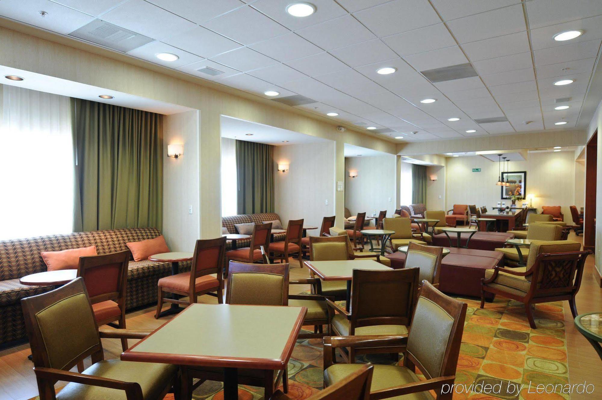 Hampton By Hilton Queretaro Tecnologico Hotell Restaurang bild