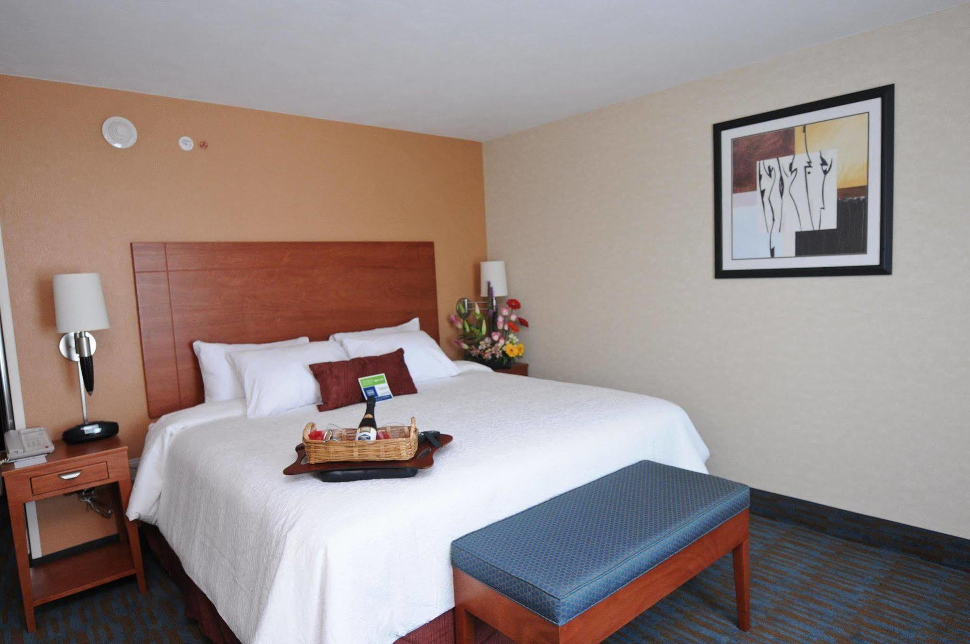 Hampton By Hilton Queretaro Tecnologico Hotell Exteriör bild